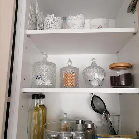Viktoria's Garden Apartment