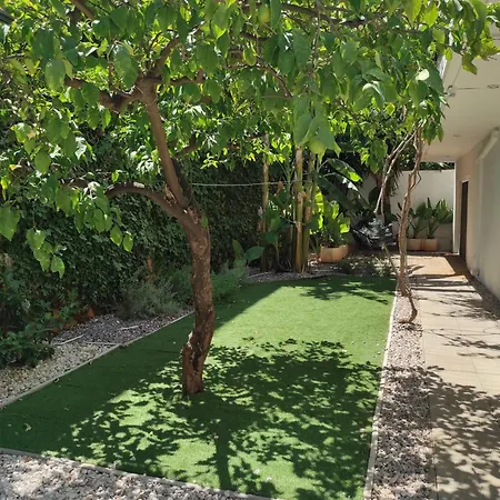 Viktoria's Garden Apartment Athens